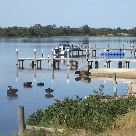 Lakes Entrance Waterfront Cottages With King Beds מראה חיצוני תמונה