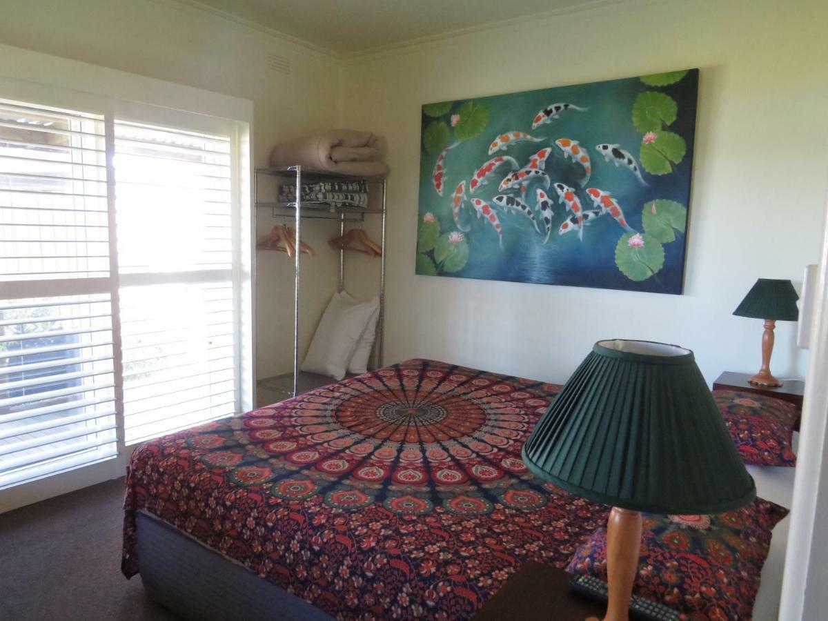 Lakes Entrance Waterfront Cottages With King Beds מראה חיצוני תמונה